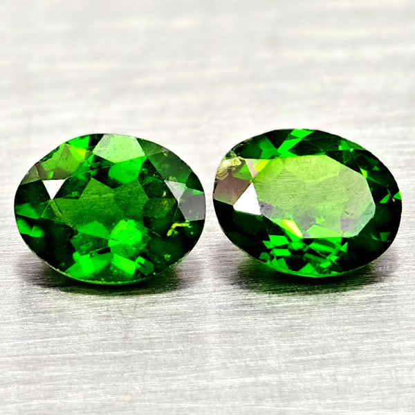 Natural Green Chrome Diopside 1.26 Ct. 2 Pcs Oval Shape Gemstones: Product ID: 801608062 Product Name: Natural Chrome Diopside Weight: 1.26 CT. Size: 6.1 x 4.8 x 3 to 6 x 5 x 2.9 MM. Shape: Oval Shape Color: Green Clarity:VSI - SI1 Luster: Good Gems Origin: Russia Tr