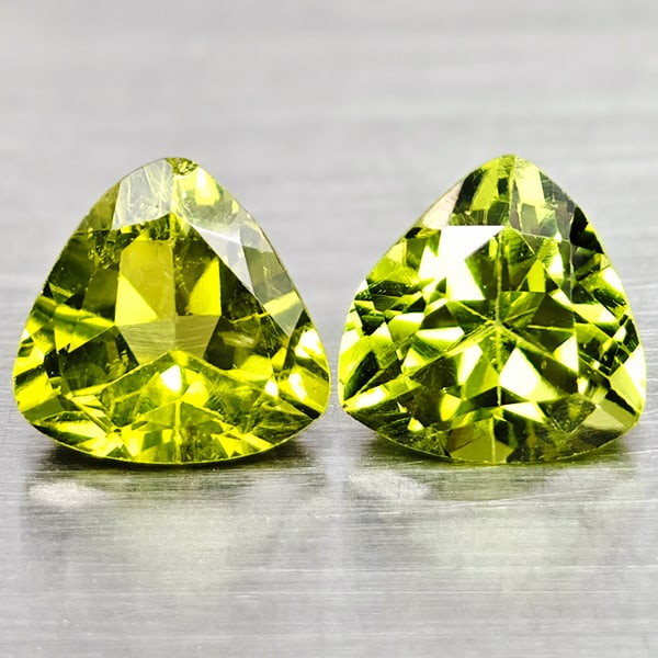 Natural Green Peridot 1.69 Ct. 2 Pcs. Trilliant Shape 5.9 Mm Gemstones From Pakistan: Product ID: 805317056 Product Name: Natural Peridot Weight: 1.69 CT. Size: 5.9 x 5.9 x 4.1 MM. Shape: Trilliant Color: Green Clarity:VSI Luster: Good Gems Origin: Pakistan Treatment: Unheated Crystal