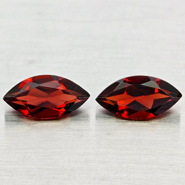 Natural Orangish Red Garnet 2.64 Ct. 2 Pcs Marquise Shape 5.1 x 10 Mm Gemstones From Tanzania: Product ID: 802936973 Product Name: Natural Garnet Weight: 2.64 CT. Size: 5.1 x 10 x 3.3 MM. Shape: Marquise Shape Color: Orangish Red Clarity:VVS - VSI Luster: Good Gems Origin: Tanzania Treatment: U