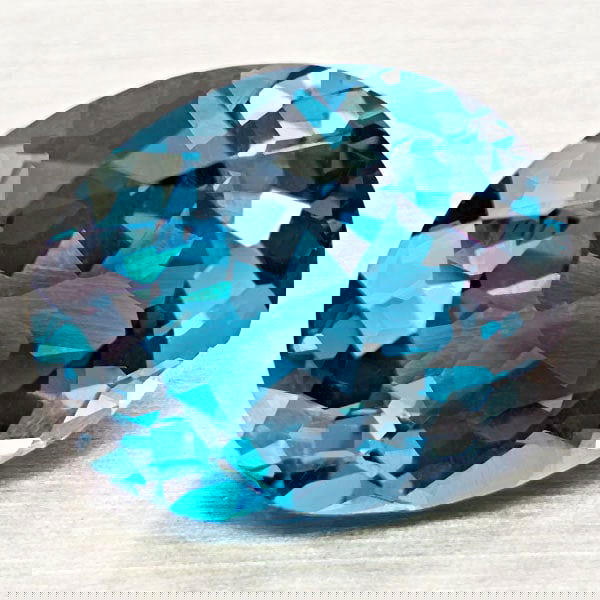 Natural London Blue Topaz 4.98 Ct. Oval Shape 11 x 8.9 Mm Gemstone From Brazil: Product ID: 807168432 Product Name: Natural Blue Topaz Weight: 4.98 CT. Size: 11 x 8.9 x 5.7 MM. Shape: Oval Color: London Blue Clarity:VVS - VSI Luster: Very Good Gems Origin: Brazil Treatment: Treat