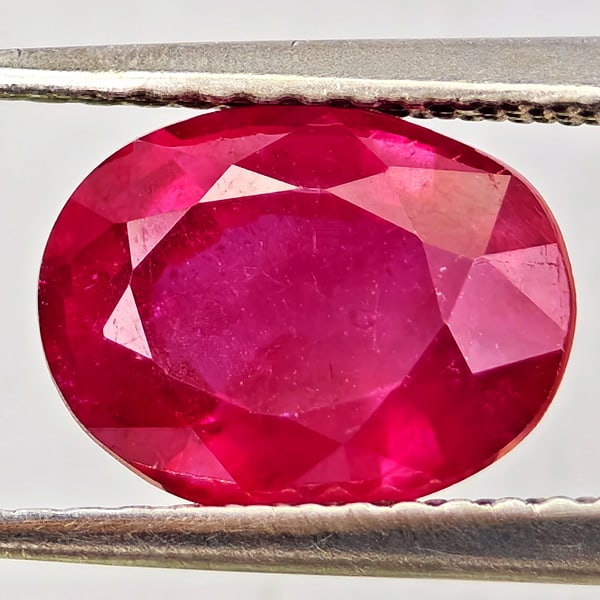 Natural Purplish Red Ruby 2.91 Ct. Oval Shape 9.2 x 7.2 Mm Gemstone From Madagascar: Product ID: 805935671 Product Name: Natural Ruby Weight: 2.91 CT. Size: 9.2 x 7.2 x 4.8 MM. Shape: Oval Color: Purplish Red Clarity:VSI Luster: Good Gems Origin: Madagascar Treatment: Heated (Lead-gla