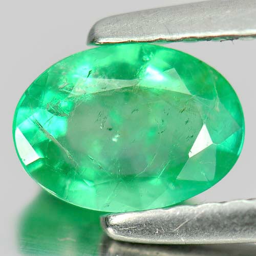 Natural Green Emerald 0.78 Ct. Oval Shape 7 x 5.1 x 3.5 Mm. Gemstone From Columbia (1 of 3)