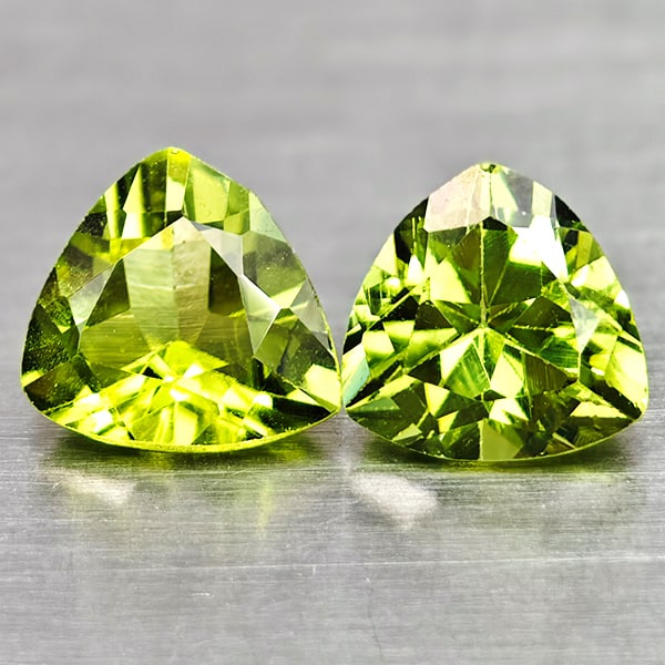 Natural Green Peridot 1.41 Ct. 2 Pcs. Trilliant Shape 6.1 Mm Gemstones From Pakistan: Product ID: 805317054 Product Name: Natural Peridot Weight: 1.41 CT. Size: 6.1 x 6.1 x 3 MM. Shape: Trilliant Color: Green Clarity:VSI Luster: Good Gems Origin: Pakistan Treatment: Unheated Crystal St