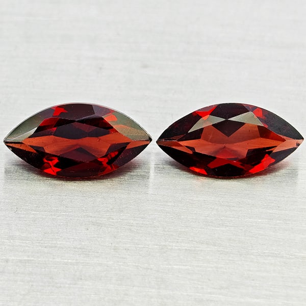 Natural Orangish Red Garnet 2.36 Ct. 2 Pcs Marquise Shape 5.1 x 10.1 Mm Gemstones From Tanzania: Product ID: 802936998 Product Name: Natural Garnet Weight: 2.36 CT. Size: 5.1 x 10.1 x 3.3 MM. Shape: Marquise Shape Color: Orangish Red Clarity:VVS - VSI Luster: Good Gems Origin: Tanzania Treatment: