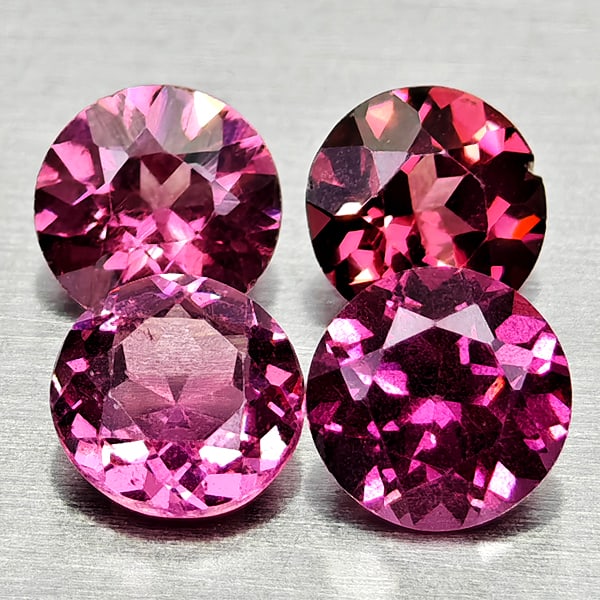 Natural Purplish Pink Rhodolite Garnet 1.60 Ct. 4 Pcs Round 4.6 Mm Gemstones From Madagascar: Product ID: 802936858 Product Name: Natural Rhodolite Weight: 1.60 CT. Size: 4.6 x 4.6 x 3 MM. Shape: Round Color: Purplish Pink Clarity:VSI - SI1 Luster: Good Gems Origin: Madagascar Treatment: Unhea