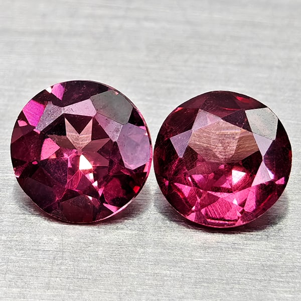 Natural Purplish Pink Rhodolite Garnet 0.94 Ct. 2 Pcs Round 4.9 Mm Gemstones From Madagascar: Product ID: 802936918 Product Name: Natural Rhodolite Weight: 0.94 CT. Size: 4.9 x 4.9 x 2.7 MM. Shape: Round Color: Purplish Pink Clarity:VSI Luster: Good Gems Origin: Madagascar Treatment: Unheated 