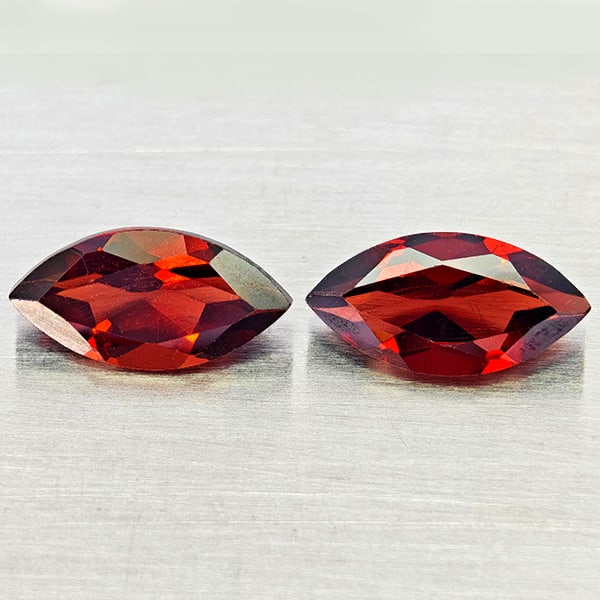 Natural Orangish Red Garnet 2.73 Ct. 2Pcs Marquise Shape 5.1 x 10 Mm Gemstones From Tanzania: Product ID: 802937012 Product Name: Natural Garnet Weight: 2.73 CT. Size: 5.1 x 10 x 3.6 MM. Shape: Marquise Shape Color: Orangish Red Clarity:VVS - VSI Luster: Good Gems Origin: Tanzania Treatment: U