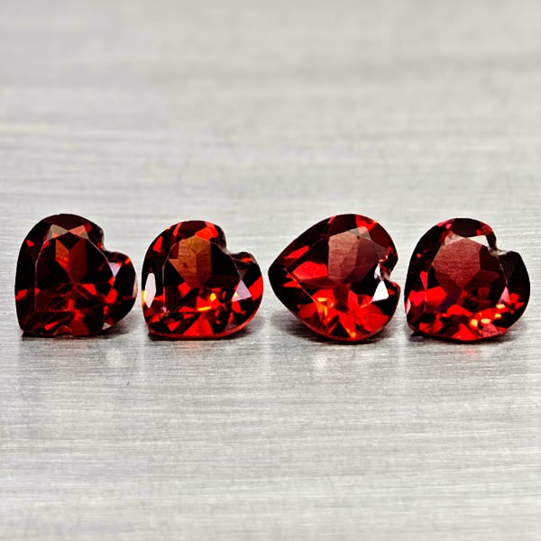 Natural Purplish Red Rhodolite Garnet 3.53 Ct. 4 Pcs Heart Shape 6 Mm Gemstones From Madagascar: Product ID: 802936693 Product Name: Natural Rhodolite Weight: 3.53 CT. Size: 6.1 x 6 x 3.4 MM. Shape: Heart Shape Color: Purplish Red Clarity:VSI Luster: Good Gems Origin: Madagascar Treatment: Unheat