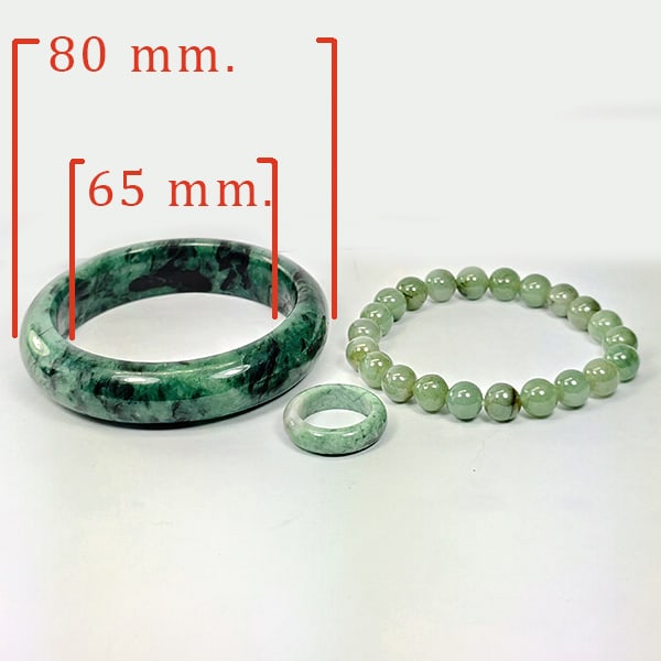 Natural Green Jade Bangle Diameter 65 Mm. Set 3 pcs. 475 Ct.: Product ID: 818102702 Product Name: Natural Gemstones Weight: 475.00 CT. Size: 80 x 65 x 9 MM. Shape: Round Cabochon Color: Green Clarity:Opaque Luster: Good Gems Origin: Burma Treatment: Unheated Cry