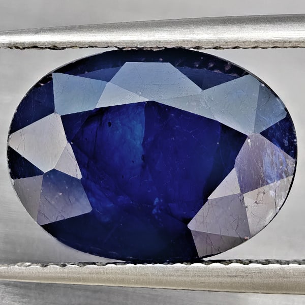 Natural Blue Sapphrie 7.95 Ct. Oval Shape 13 x 9.7 Mm Gemstone from Madagascar: Product ID: 806012214 Product Name: Natural Blue Sapphire Weight: 7.95 CT. Size: 13 x 9.7 x 6.6 MM. Shape: Oval Color: Blue Clarity:SI1 Luster: Good Gems Origin: Madagascar Treatment: Heated (Lead-gla