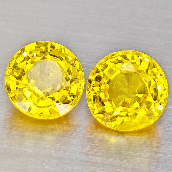 Natural Yellow Sapphire 0.96 Ct. 2 Pcs Round Shape 4.4 Mm Gemstones from Thailand: Product ID: 806162961 Product Name: Natural Yellow Sapphire Weight: 0.96 CT. Size: 4.4 x 4.4 x 2.5 MM. Shape: Round Shape Color: Yellow Clarity:VSI Luster: Good Gems Origin: Thailand Treatment: Heated