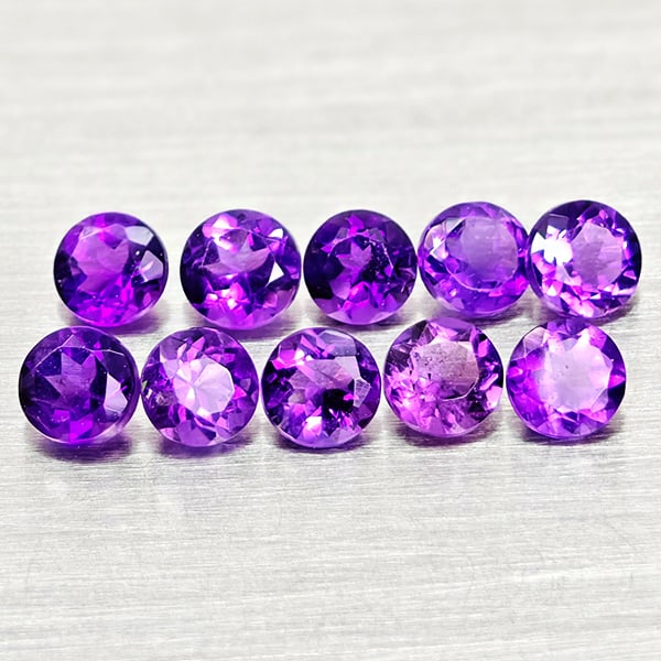 Natural Purple Amethyst 1.14 Ct. 10 Pcs Round Shape 3.1 Mm Gemstones From Brazil: Product ID: 800325364 Product Name: Natural Amethyst Weight: 1.14 CT. Size: 3.1 x 3.1 x 2.2 MM. Shape: Round Color: Purple Clarity:VSI Luster: Good Gems Origin: Brazil Treatment: Unheated Crystal Stru