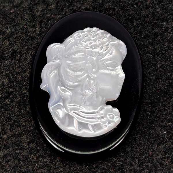 Natural White Sea Shell 4.90 Ct. Woman Carving Cameo on Onyx 12.9 x 8 Mm Gemstone from Thailand (1 of 3)