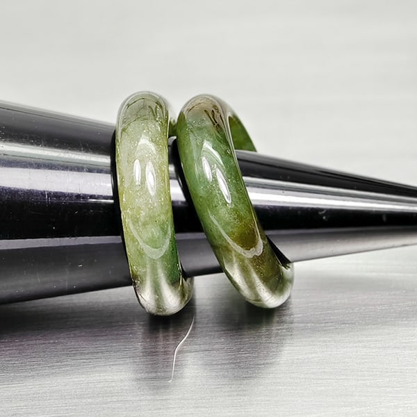 Natural Green Jade 23.54 Ct. 2 Pcs Round Cabochon Rings Size 4.5 Gemstones From Burma: Product ID: 819814714 Product Name: Natural Gemstones Weight: 23.54 CT. Size: 21 x 15 MM. Shape: Round Cabochon Color: Multi-Color Clarity:Opaque Luster: Good Gems Origin: Burma Treatment: Unheated Cr