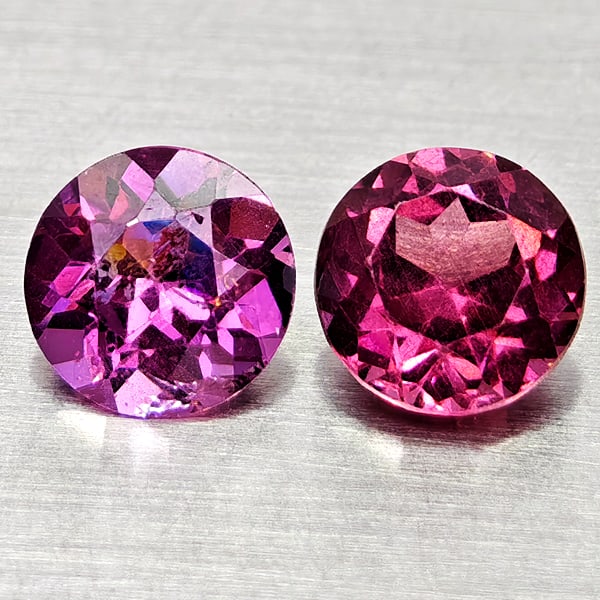 Natural Purplish Pink Rhodolite Garnet 1.37 Ct. 2 Pcs Round 5.3 Mm Gemstones From Madagascar: Product ID: 802936919 Product Name: Natural Rhodolite Weight: 1.37 CT. Size: 5.3 x 5.3 x 3.2 MM. Shape: Round Color: Purplish Pink Clarity:VSI - SI1 Luster: Good Gems Origin: Madagascar Treatment: Unh