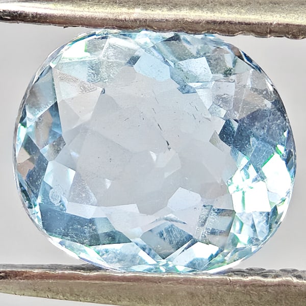 Natural Light Blue Aquamarine 1.17 Ct. Oval Shape 7.3 x 6.5 Mm Gemstone from Brazil: Product ID: 800812340 Product Name: Natural Aquamarine Weight: 1.17 CT. Size: 7.3 x 6.5 x 3.9 MM. Shape: Oval Color: Light Blue Clarity:VSI - SI1 Luster: Good Gems Origin: Brazil Treatment: Unheated C