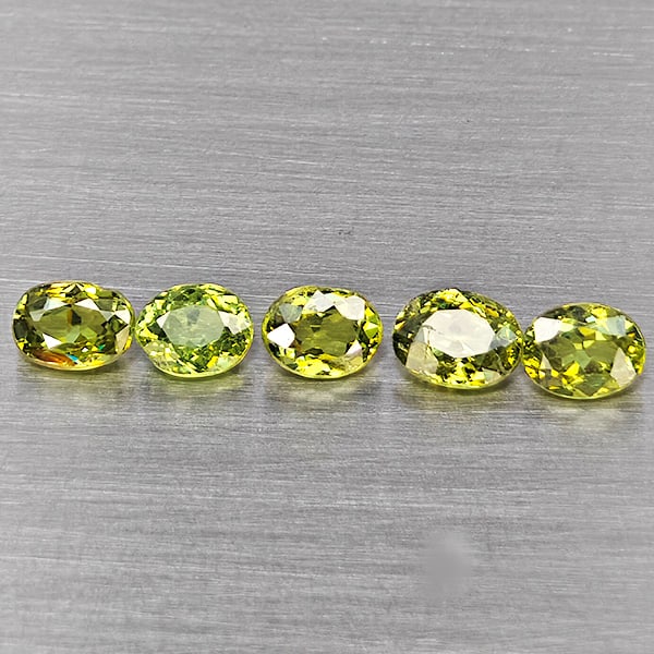 Natural Green Demantiod Garnet 1.21 Ct. 5 Pcs Oval Shape 4 x 3.2 Mm Gemstones From Madagascar: Product ID: 802937474 Product Name: Natural Demantoid Weight: 1.21 CT. Size: 4 x 3.2 x 2.3 MM. Shape: Oval Shape Color: Green Clarity:SI1 Luster: Good Gems Origin: Madagascar Treatment: Unheated Cryst