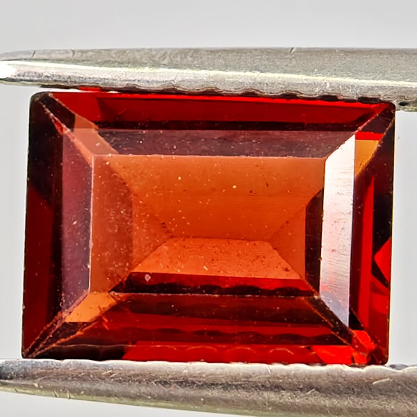 Natural Orangish Red Garnet 1.55 Ct. Baguette Shape 8 x 6 Mm Gemstone from Tanzania: Product ID: 802937028 Product Name: Natural Red Garnet Weight: 1.55 CT. Size: 8 x 6 x 3.2 MM. Shape: Baguette Color: Orangish Red Clarity:VSI - SI1 Luster: Good Gems Origin: Tanzania Treatment: Unheat