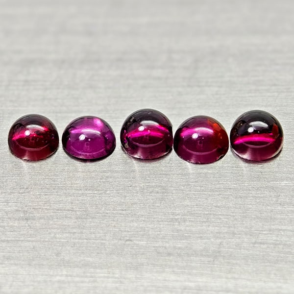 Natural Purplish Pink Rhodolite Garnet 2.10 Ct. 5 Pcs Round Cabochon Shape 3.9 Mm Gemstones: Product ID: 802936767 Product Name: Natural Rhodolite Weight: 2.10 CT. Size: 3.9 x 3.9 x 2.6 MM. Shape: Round Cabochon Color: Purplish Pink Clarity:Semi - Transparent Luster: Good Gems Origin: Madagas