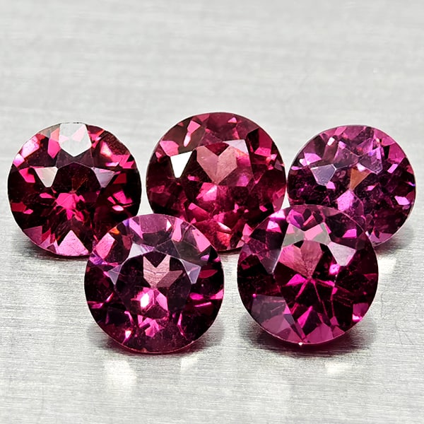 Natural Purplish Pink Rhodolite Garnet 1.59 Ct. 5 Pcs Round Shape 4 Mm Gemstones From Madagascar: Product ID: 802936830 Product Name: Natural Rhodolite Weight: 1.59 CT. Size: 4 x 4 x 2.6 MM. Shape: Round Color: Purplish Pink Clarity:VSI Luster: Good Gems Origin: Madagascar Treatment: Unheated Crys