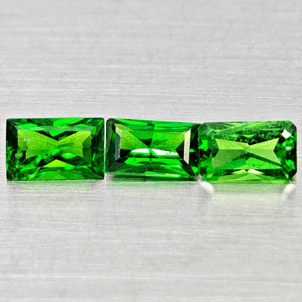 Natural Green Tsavorite Garnet 0.92 Ct. 3 Pcs Mixed Shape 4.9 x 2.9 Mm Gemstones From Tanzania: Product ID: 803005058 Product Name: Natural Tsavorite Weight: 0.92 CT. Size: 4.9 x 2.9 x 2 MM. Shape: Mixed Shape Color: Green Clarity:SI1 Luster: Good Gems Origin: Tanzania Treatment: Unheated Crysta