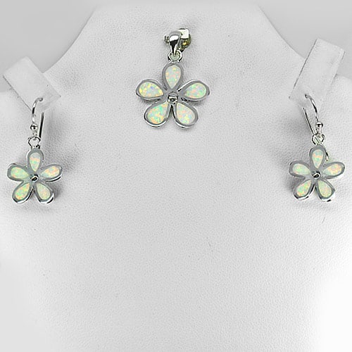925 Sterling Silver Jewelry Sets Flower Pendant And Earrings with White Created Opal 7.41 Grams: Product ID: 280170006 Product Type: 925 Sterling Silver Fine Jewelry Jewelry Weight: 7.41 Grams. Gemstones Color: Multi-Color Metal: Solid Silver 92.5%. Gemstone Detail: Average Range 7.41 - 7.45 Gram