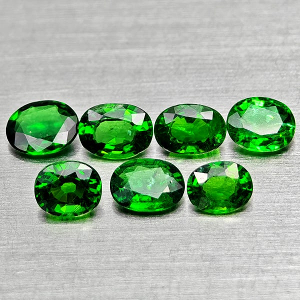 Natural Green Chrome Diopside 0.99 Ct. 7 Pcs Oval Shape Gemstone From Russia (1 of 3)
