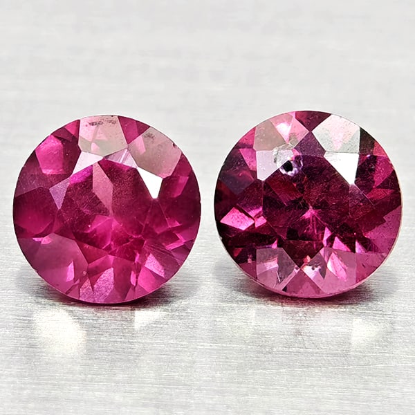Natural Purplish Pink Rhodolite Garnet 1.18 Ct. 2 Pcs Round Shape 5.1 Mm Gemstones From Madagascar: Product ID: 802936827 Product Name: Natural Rhodolite Weight: 1.18 CT. Size: 5.1 x 5.1 x 3.2 MM. Shape: Round Color: Purplish Pink Clarity:VSI Luster: Good Gems Origin: Madagascar Treatment: Unheated 