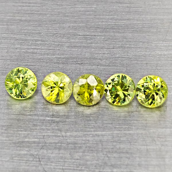 Natural Green Demantiod Garnet 0.95 Ct. 5 Pcs Round Diamond Cut 3.3 Mm Gemstones From Madagascar: Product ID: 802937630 Product Name: Natural Demantoid Weight: 0.95 CT. Size: 3.3 x 3.3 x 2.4 MM. Shape: Round Diamond Cut Color: Green Clarity:SI1 Luster: Good Gems Origin: Madagascar Treatment: Unhea