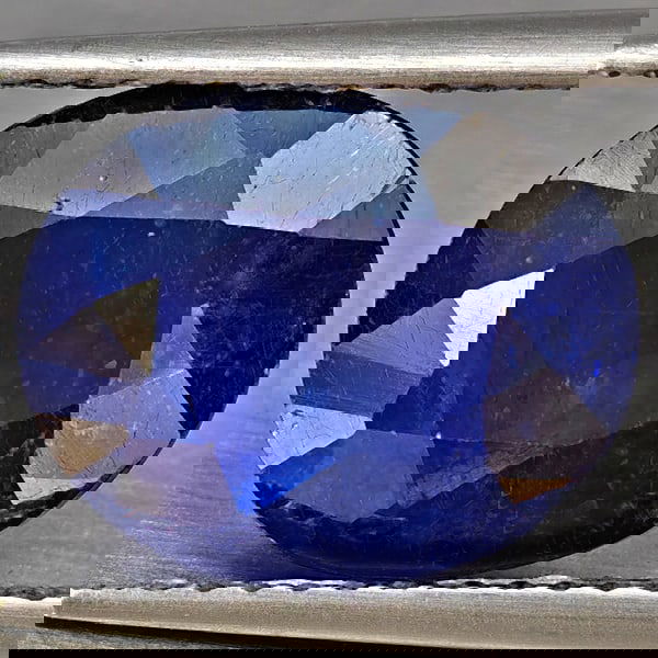 Natural Blue Sapphire 4.95 Ct. Oval Shape 11.4 x 9.5 Mm Gemstone from Madagascar: Product ID: 806012302 Product Name: Natural Blue Sapphire Weight: 4.95 CT. Size: 11.4 x 9.5 x 5.2 MM. Shape: Oval Color: Blue Clarity:SI1 Luster: Good Gems Origin: Madagascar Treatment: Heated (Lead-g
