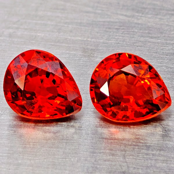 Natural Orange Red Spessartine Garnet 1.53 Ct. 2 Pcs Pear Shape 6 x 5 Mm Gemstones From Namibia: Product ID: 802937161 Product Name: Natural Garnet Weight: 1.53 CT. Size: 6 x5 x 3.2 MM. Shape: Pear Color: Orange Red Clarity:VVS Luster: Good Gems Origin: Namibia Treatment: Unheated Crystal Structu