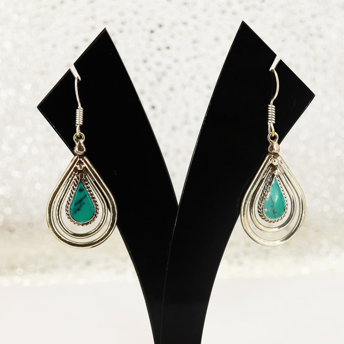 Tibetan Turquoise Handmade Beautiful Earring: Product ID: 250821134513 Product - Tibetan Handmade Earring Gemstone - Natural Turquise Size - 3 Cm Weight - 8 Gram Metal - Brass & Copper mix Metal Origin - Nepal Country/Region of Manufacture - Nepa