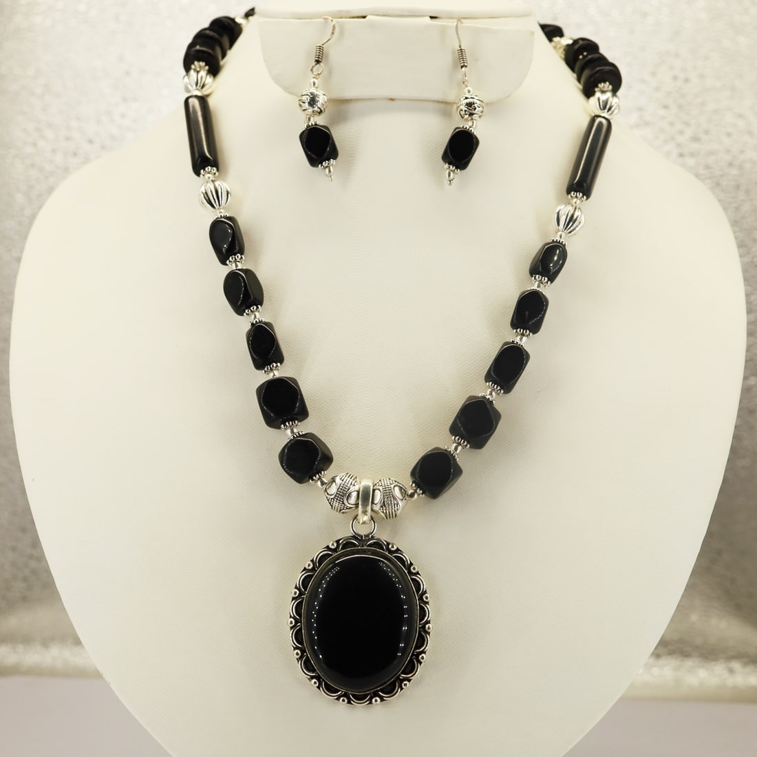 Black Onyx Handmade Pendant Necklace with Earring (1 of 3)