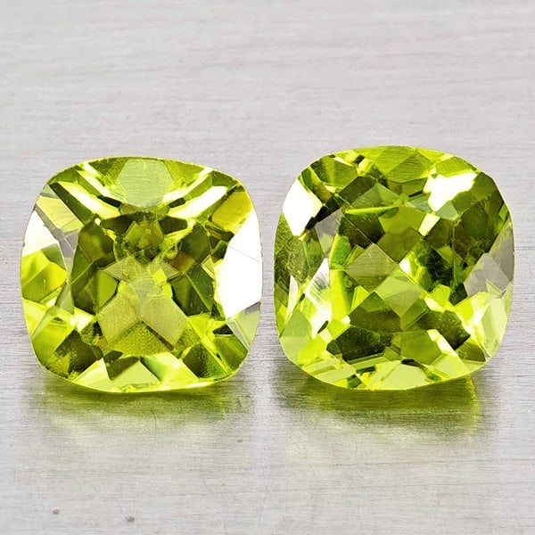 Natural Green Peridot 2.00 Ct. 2 Pcs Cushion Shape Gemstones from Pakistan: Product ID: 805317408 Product Name: Natural Peridot Weight: 2.00 CT. Size: 6 x 6 x 4.1 MM. Shape: Cushion Shape Color: Green Clarity:VSI Luster: Good Gems Origin: Pakistan Treatment: Unheated Crystal
