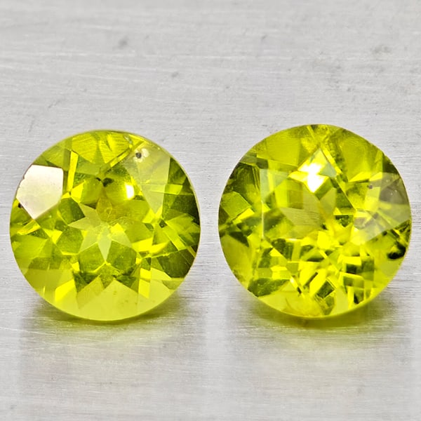 Natural Green Peridot 1.82 Ct. 2 Pcs Round Shape 6 Mm Gemstones from Pakistan: Product ID: 805317473 Product Name: Natural Rhodolite Weight: 1.82 CT. Size: 6 x 6 x 3.4 MM. Shape: Round Color: Green Clarity:VSI Luster: Good Gems Origin: Pakistan Treatment: Unheated Crystal Struct