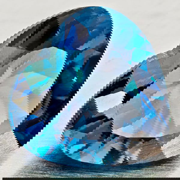 Natural London Blue Topaz 3.69 Ct. Heart Shape 9.1 x 9.1 Mm Gemstone From Brazil: Product ID: 807168370 Product Name: Natural Blue Topaz Weight: 3.69 CT. Size: 9.1 x 9.1 x 6.4 MM. Shape: Heart Shape Color: London Blue Clarity:VVS - VSI Luster: Good Gems Origin: Brazil Treatment: Tr