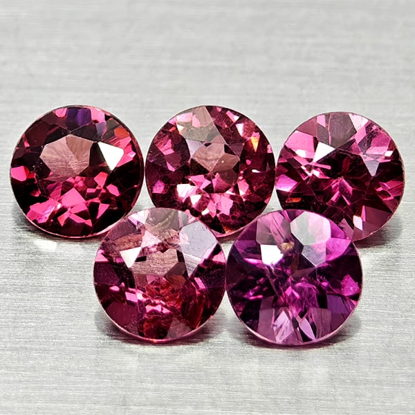 Natural Purplish Pink Rhodolite Garnet 1.42 Ct. 5 Pcs Round Shape 4.1 Mm Gemstones From Madagascar: Product ID: 802936847 Product Name: Natural Rhodolite Weight: 1.42 CT. Size: 4.1 x 4.1 x 2.4 MM. Shape: Round Color: Purplish Pink Clarity:VSI Luster: Good Gems Origin: Madagascar Treatment: Unheated
