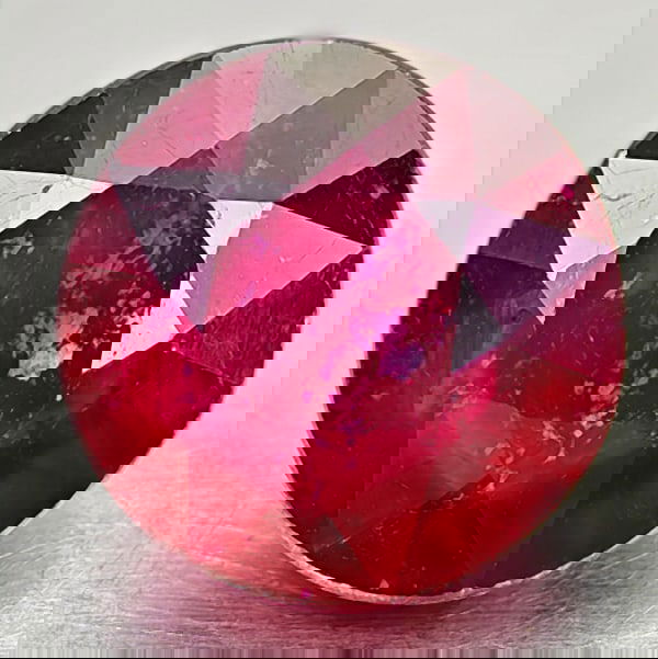 Natural Red Ruby 4.53 Ct. Round Shape 8.9 Mm Gemstone From Madagascar (1 of 3)