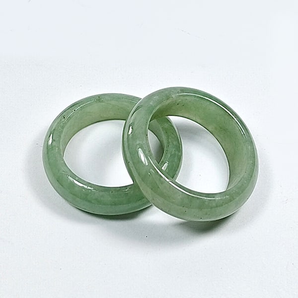 Natural Green Jade Ring 36.22 Ct. Round Cabochon Shape Size 7: Product ID: 818102652 Product Name: Natural Jade Weight: 36.22 CT. Size: 23 x 17 x 3 MM. Shape: Caving Color: Green Clarity:Opaque Luster: Good Gems Origin: Thailand Treatment: Unheated Crystal Struct