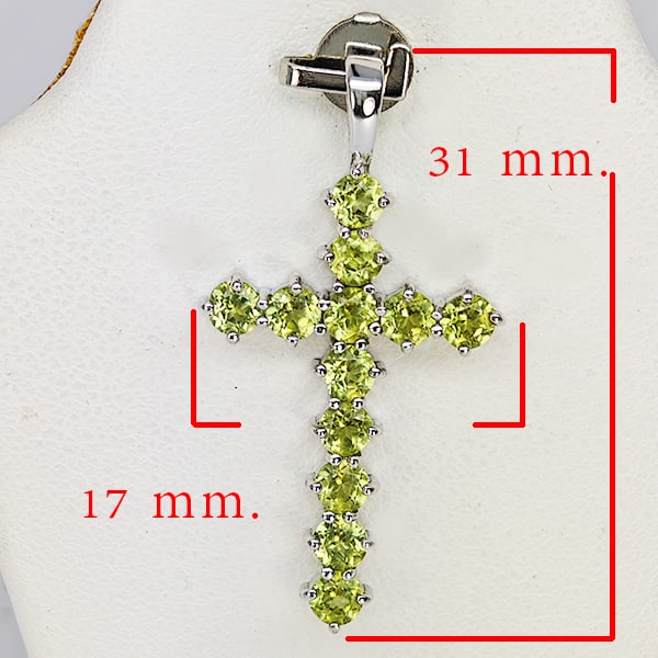 Natural Green Peridot 925 Sterling Silver Pendant Jewelry 1.60 Grams: Product ID: 808500379 Product Type: 925 Sterling Silver Fine Jewelry Jewelry Weight: 1.60 Grams. Gemstones Color: Green Metal: Solid Silver 92.5%. Gemstone Detail: Peridot At Your Service: At Treasure