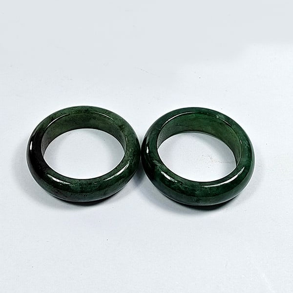 Natural White Green Jade 33.75 Ct. 2 Pcs Round Shape Ring Size 6.5: Product ID: 818102656 Product Name: Natural Jade Weight: 33.75 CT. Size: 24 x 17 x 3 MM. Shape: Caving Color: Green White Clarity:Opaque Luster: Good Gems Origin: Thailand Treatment: Unheated Crystal 