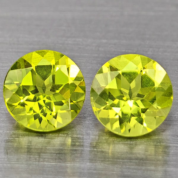 Natural Green Peridot 1.18 Ct. 2 Pcs. Round Shape 5.2 Mm. Gemstones from Pakistan: Product ID: 805317581 Product Name: Natural Weight: 1.18 CT. Size: 5.2 x 5.2 x 3.5 MM. Shape: Round Color: Green Clarity:VSI Luster: Good Gems Origin: Pakistan Treatment: Unheated Crystal Structure: H