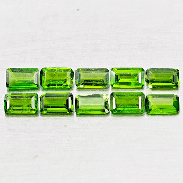 Natural Green Chrome Diopside 2.68 Ct. 10 Pcs Octagon Shape 5.2 x 3.2 Mm Gemstones From Russia: Product ID: 801608247 Product Name: Natural Chrome Diopside Weight: 2.68 CT. Size: 5.2 x 3.2 x 1.8 MM. Shape: Octagon Color: Green Clarity:SI1 Luster: Good Gems Origin: Russia Treatment: Unheated Crys