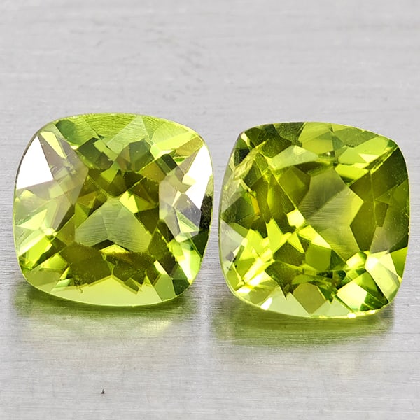 Natural Green Peridot 2.18 Ct. 2 Pcs Cushion Shape 6 Mm Gemstones From Pakistan: Product ID: 805317371 Product Name: Natural Peridot Weight: 2.18 CT. Size: 6 x 6 x 4.4 MM. Shape: Cushion Shape Color: Green Clarity:VSI Luster: Good Gems Origin: Pakistan Treatment: Unheated Crystal