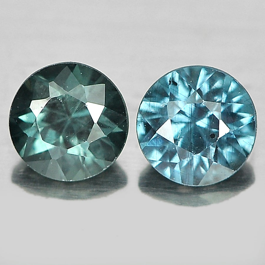 Natural Green To Red Color Change Garnet 0.46 Ct. 2 Pcs Round Shape 3.6 Mm Gemstone from Russia: Product ID: 800201012 Product Name: Natural Color Change Garnet Weight: 0.46 CT. Size: 3.6 x 3.6 x 2.5 MM. Shape: Round Diamond Cut Color: Green Clarity:VVS Luster: Good Gems Origin: Russia Treatment: