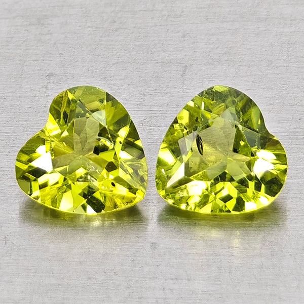 Natural Green Peridot 1.63 Ct. 2 Pcs Heart Shape 6.1 x 6 Mm Gemstones From Pakistan (1 of 3)