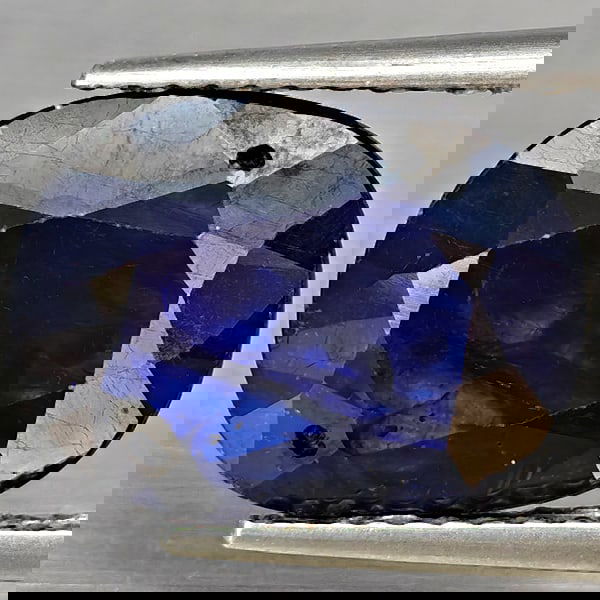 Natural Blue Sapphrie 6.93 Ct. Oval Shape 12.7 x 9.6 Mm Gemstone from Madagascar: Product ID: 806012277 Product Name: Natural Blue Sapphire Weight: 6.93 CT. Size: 12.7 x 9.6 x 5.8 MM. Shape: Oval Color: Blue Clarity:SI1 Luster: Good Gems Origin: Madagascar Treatment: Heated (Lead-g