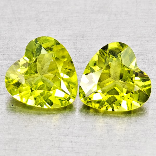 Natural Green Peridot 1.47 Ct. 2 Pcs Heart Shape 6 x 6 Gemstones from Pakistan: Product ID: 805317289 Product Name: Natural Peridot Weight: 1.47 CT. Size: 6 x 6 x 3.3 MM. Shape: Heart Shape Color: Green Clarity:VSI - SI1 Luster: Good Gems Origin: Pakistan Treatment: Unheated Crys