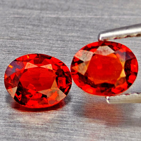 Natural Orange Red Spessartine Garnet 1.26 Ct. 2 Pcs Oval Shape 5.5 x 4.5 Mm Gemstones From Namibia: Product ID: 802937109 Product Name: Natural Garnet Weight: 1.26 CT. Size: 5.5 x 4.5 x 2.2 MM. Shape: Oval Color: Orange Red Clarity:VVS Luster: Good Gems Origin: Namibia Treatment: Unheated Crystal St