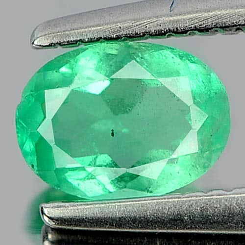 Natural Green Emerald 0.40 Ct. Oval Shape 5.6 x 4.2 Mm. Gemstone From Columbia (1 of 3)